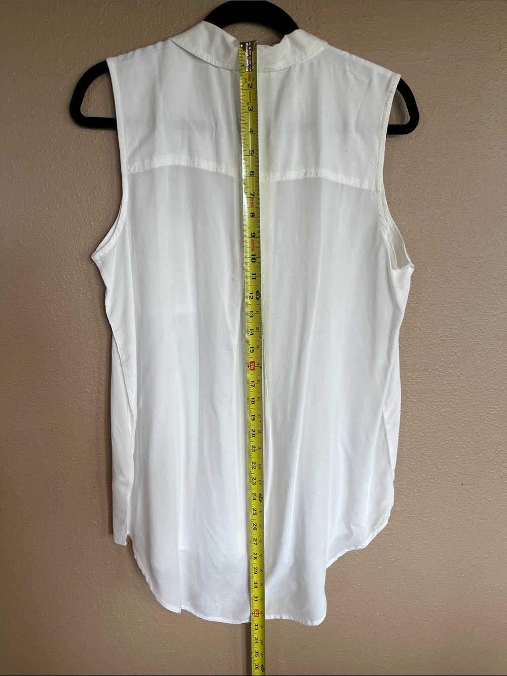 beachlunchlounge White Sleeveless Button-Down Shirt with Chest Pocket - Picture 7 of 9